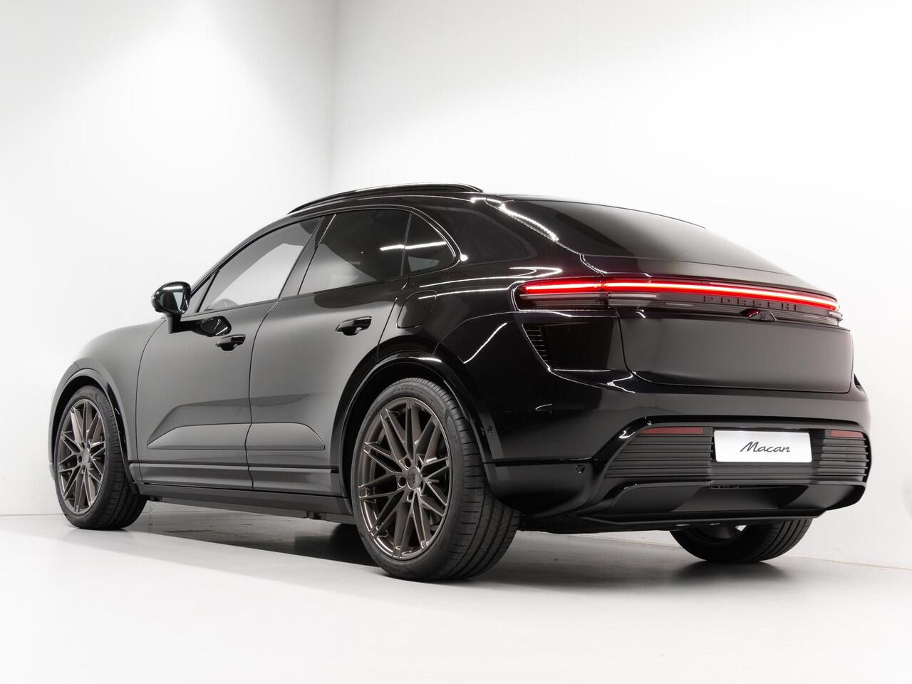 Porsche MACAN Turbo