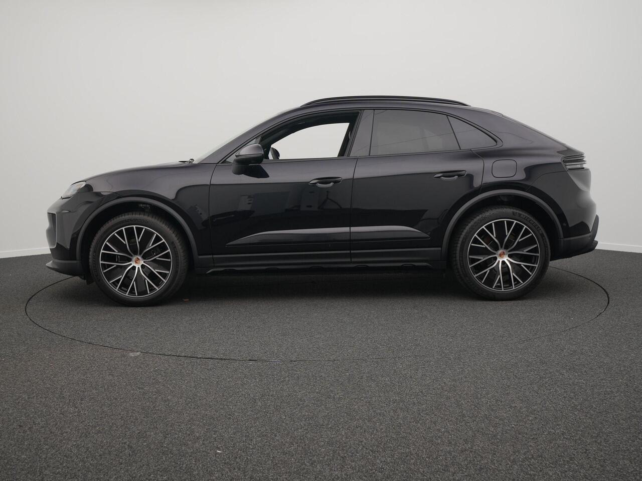 Porsche MACAN 4