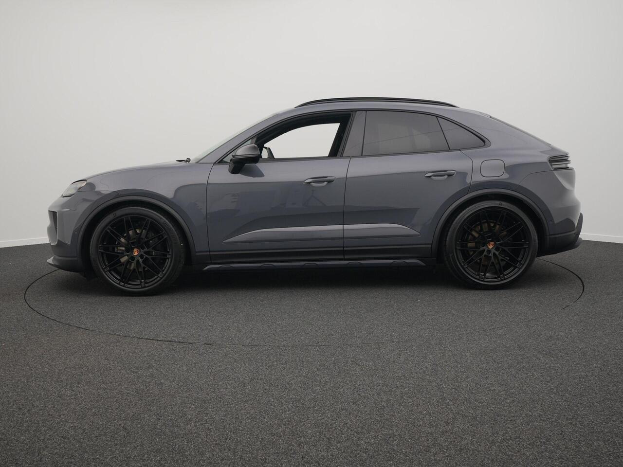 Porsche MACAN 4