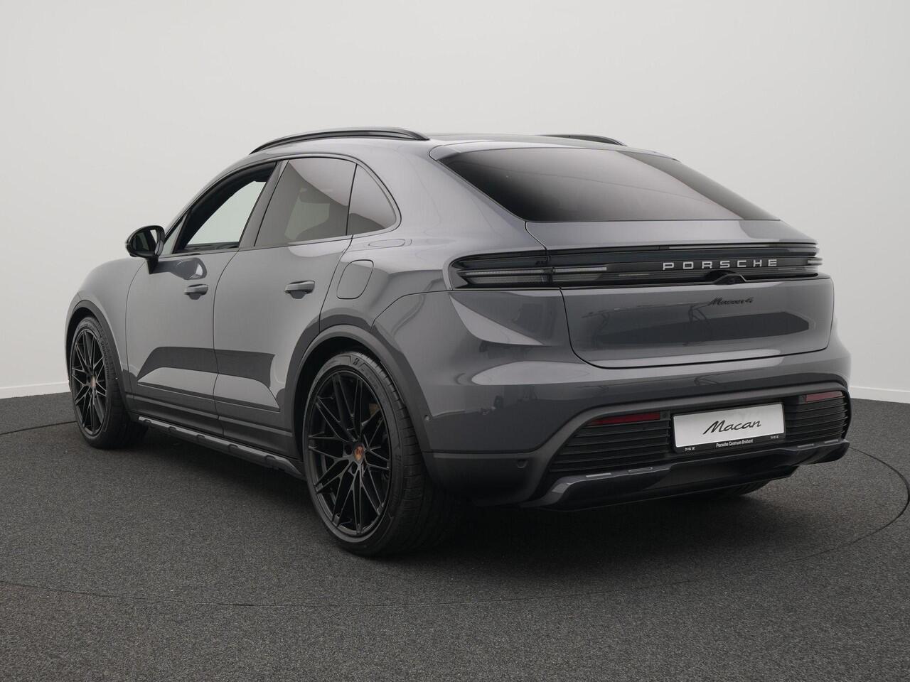 Porsche MACAN 4