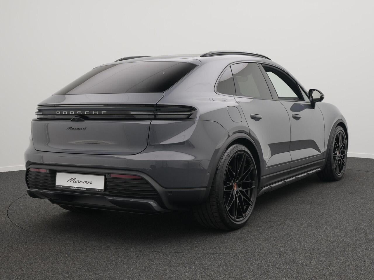 Porsche MACAN 4
