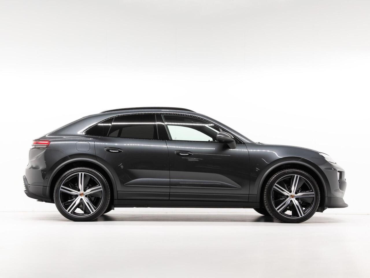 Porsche MACAN 4