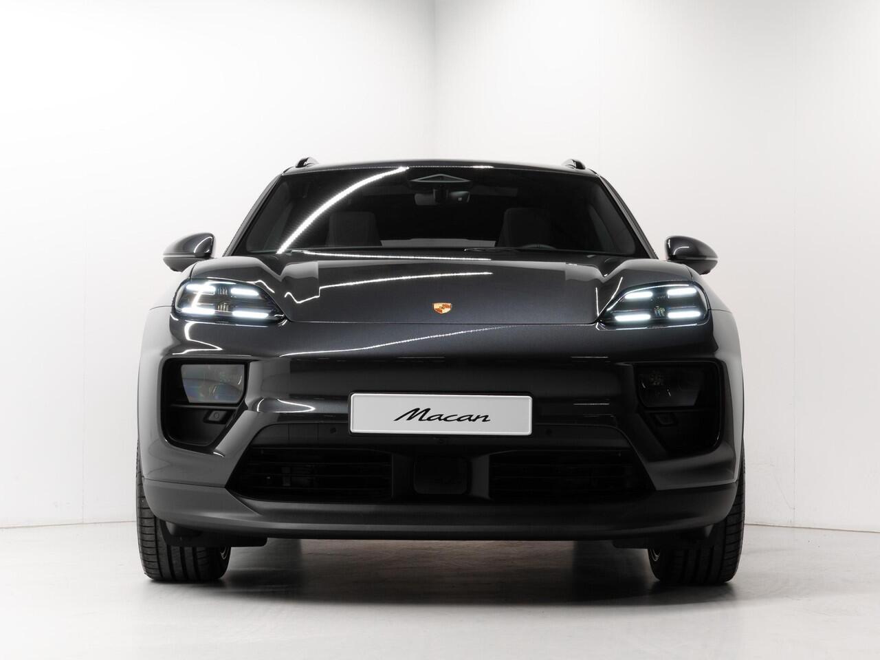 Porsche MACAN 4