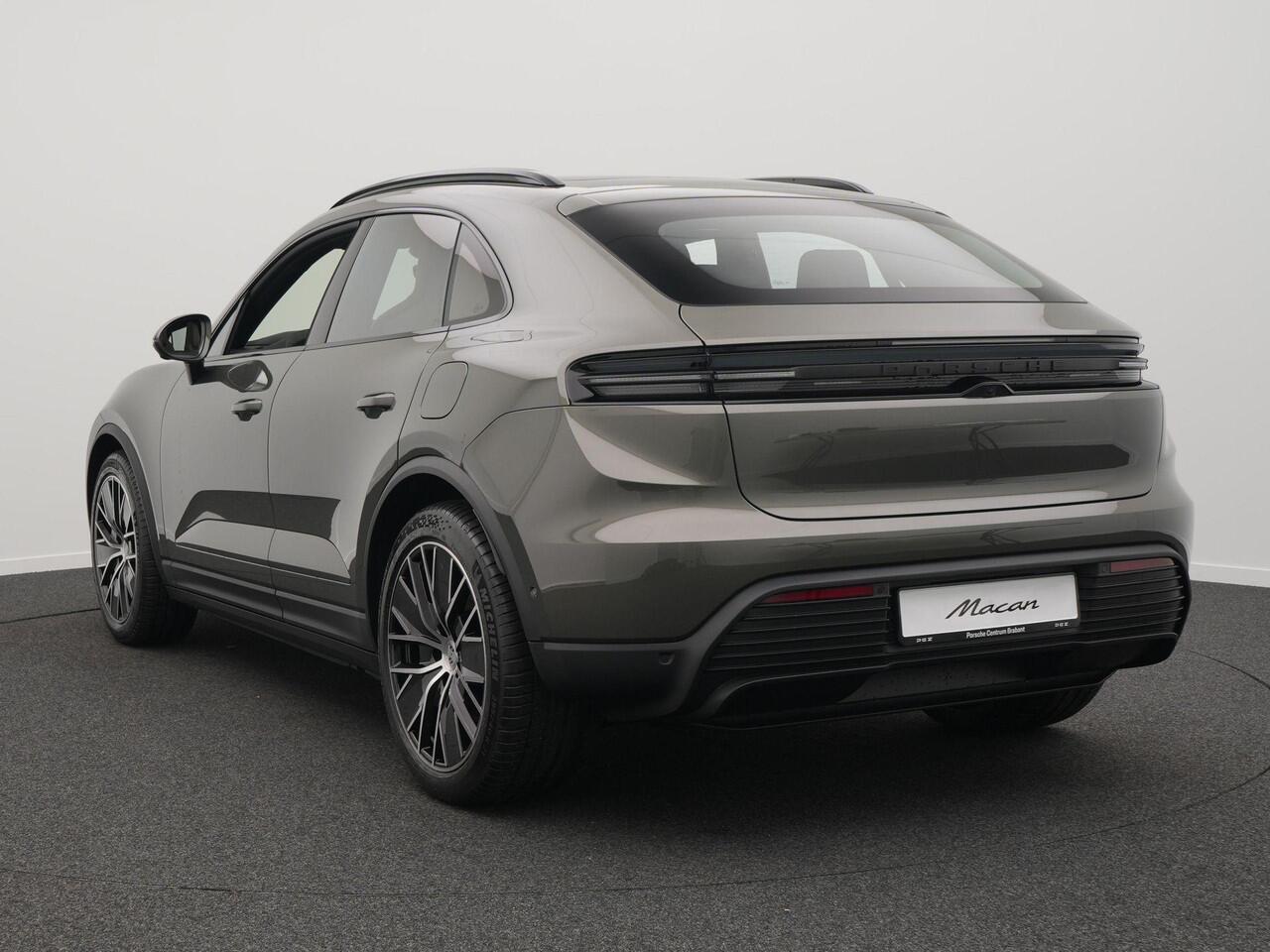 Porsche MACAN 4
