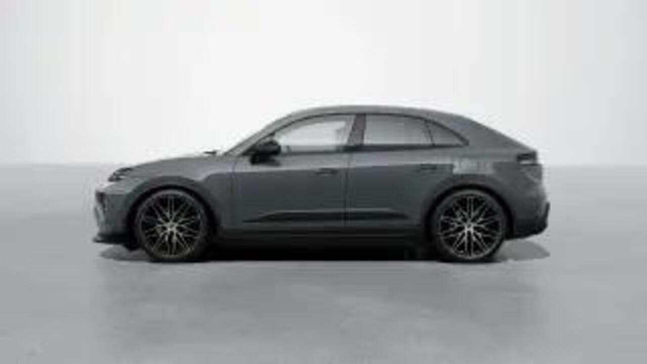 Porsche MACAN 4