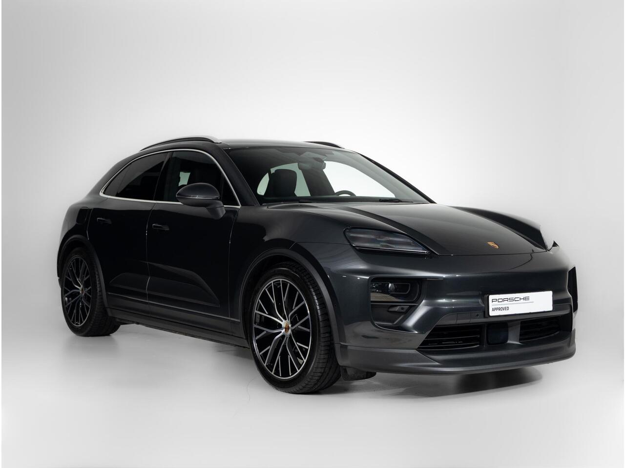Porsche MACAN 4