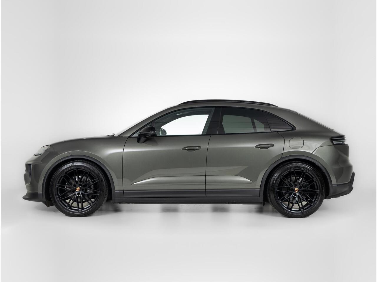 Porsche MACAN 4