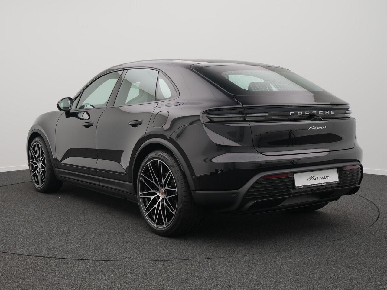 Porsche MACAN 4