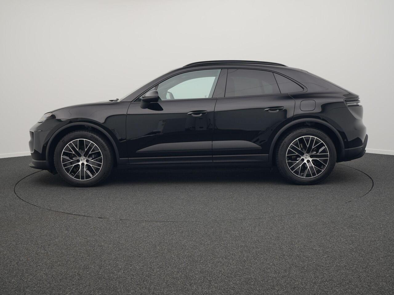 Porsche MACAN 4