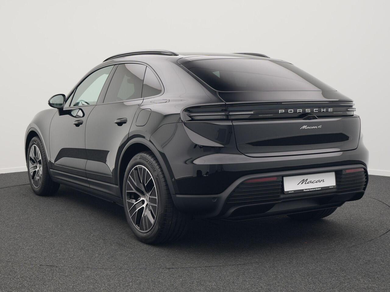 Porsche MACAN 4
