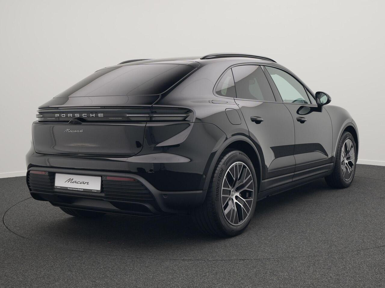 Porsche MACAN 4