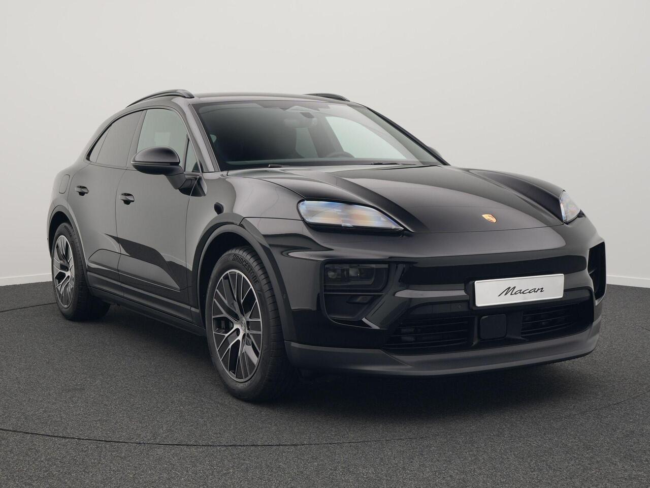 Porsche MACAN 4
