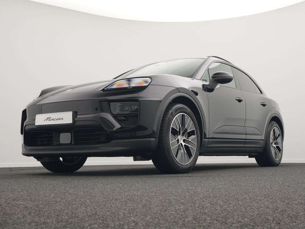 Porsche MACAN 4