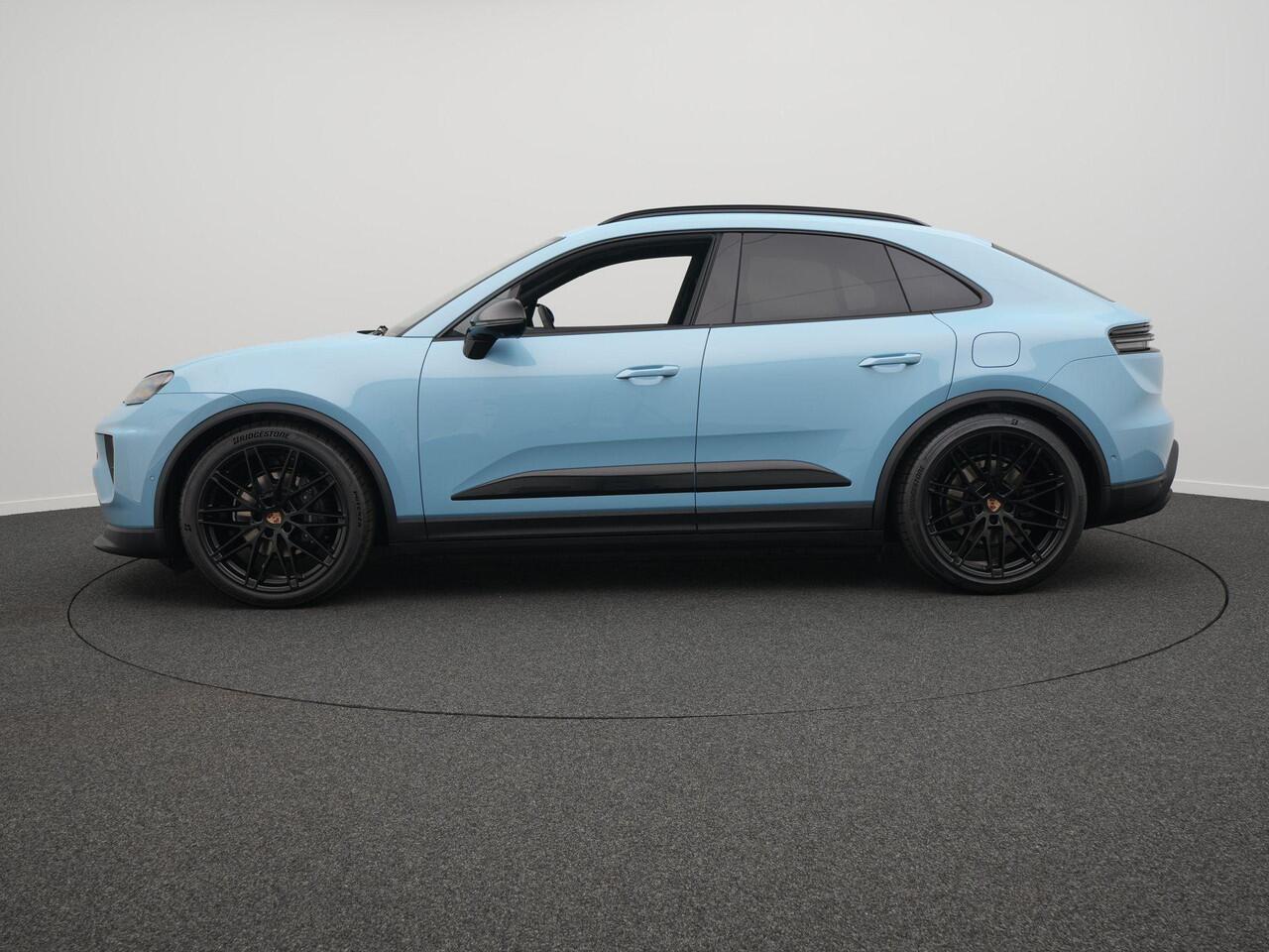 Porsche MACAN 4