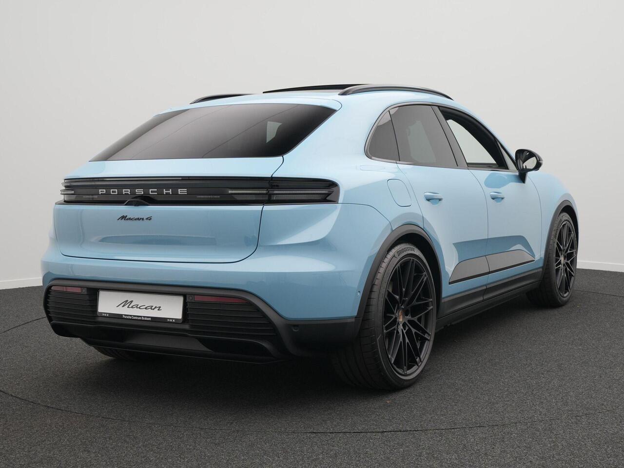 Porsche MACAN 4
