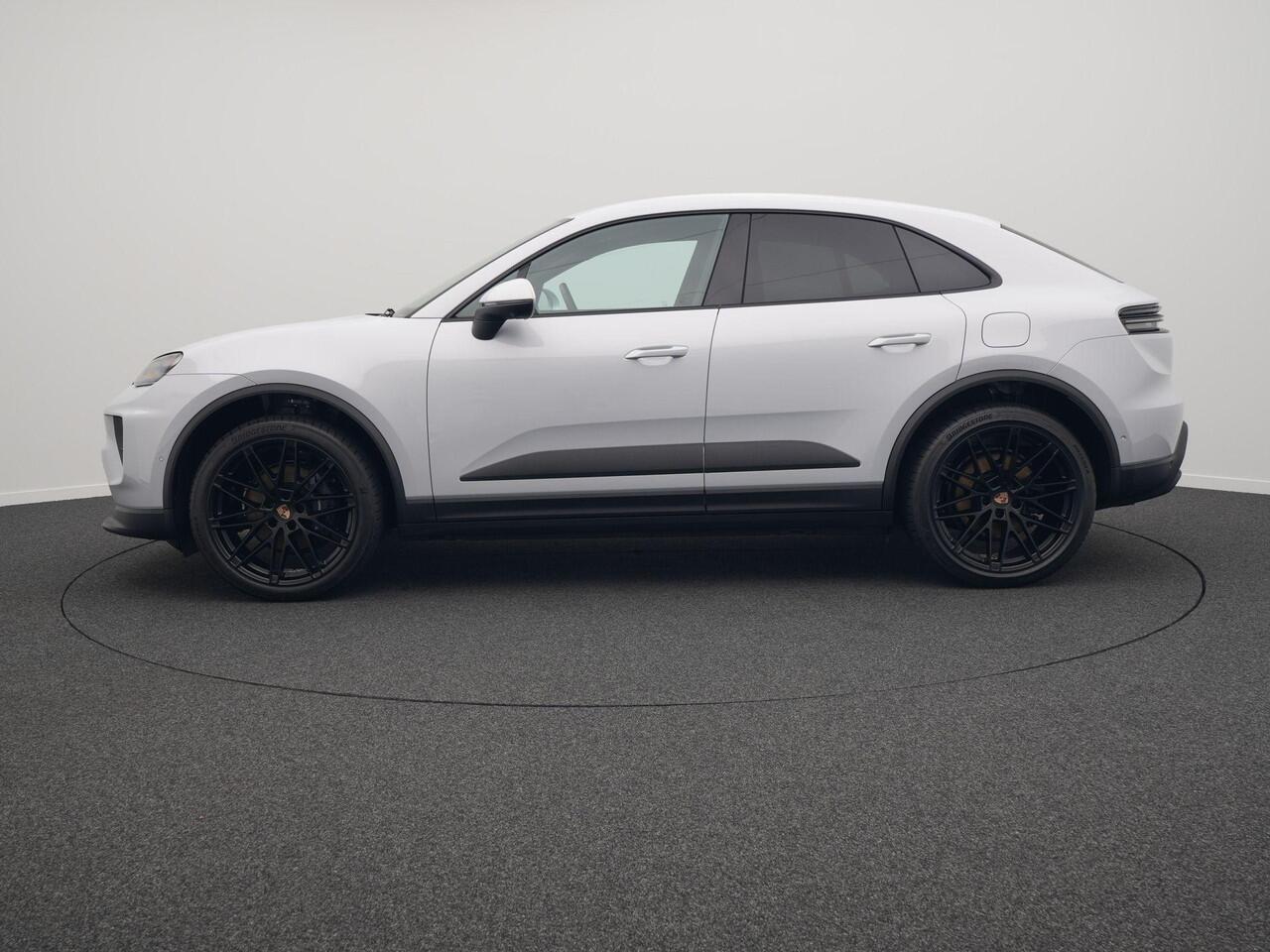 Porsche MACAN 4