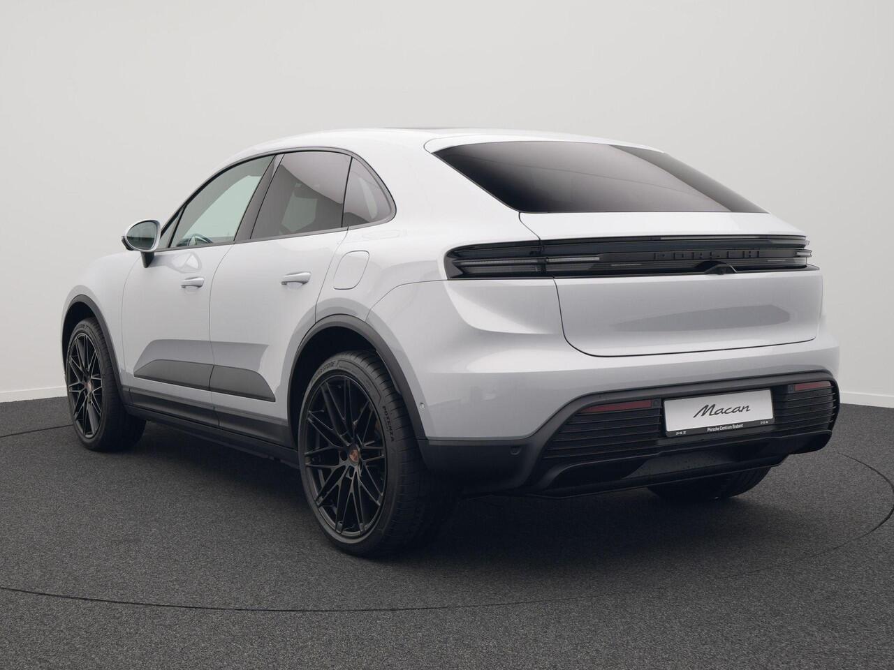 Porsche MACAN 4