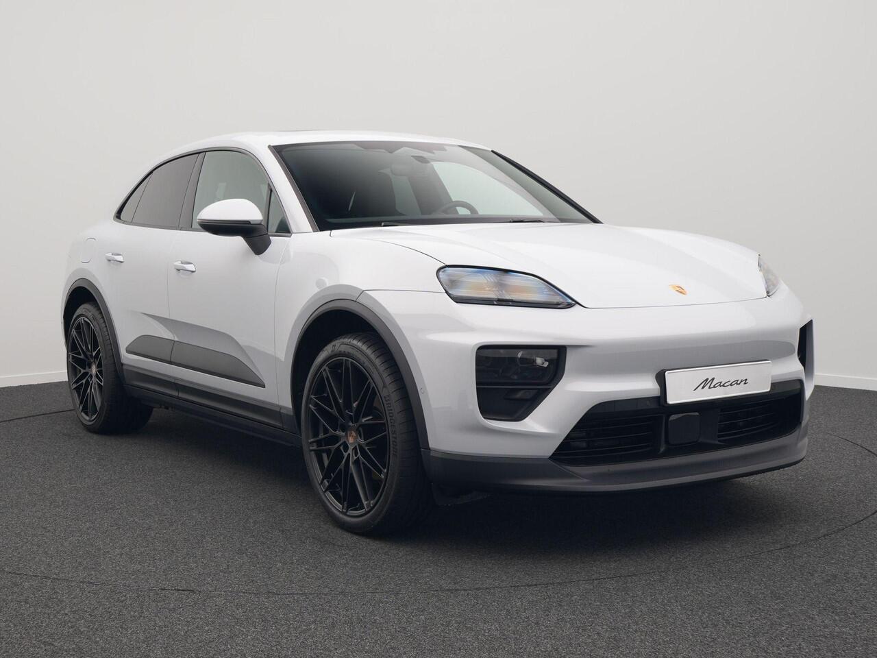 Porsche MACAN 4