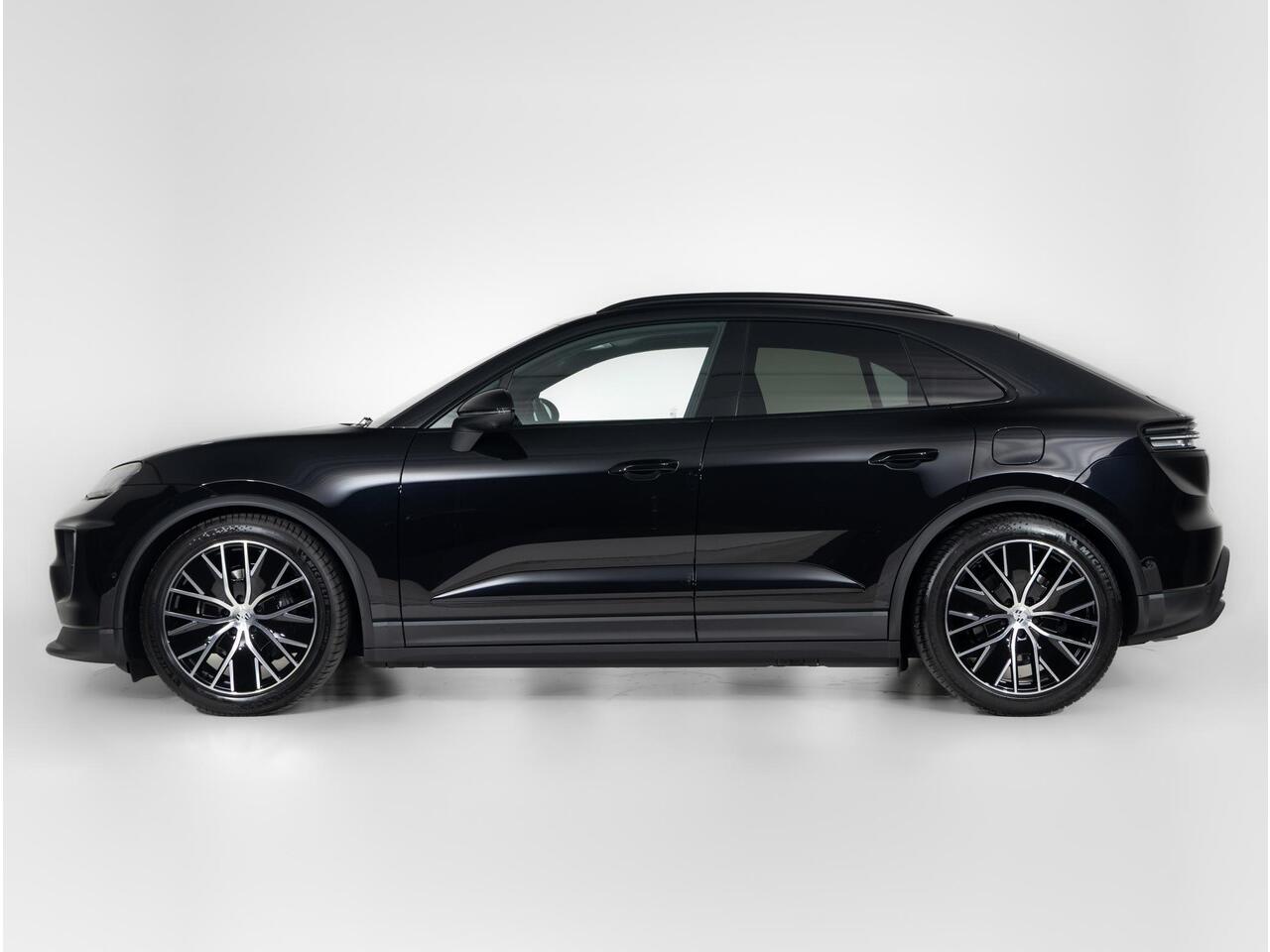 Porsche MACAN 4