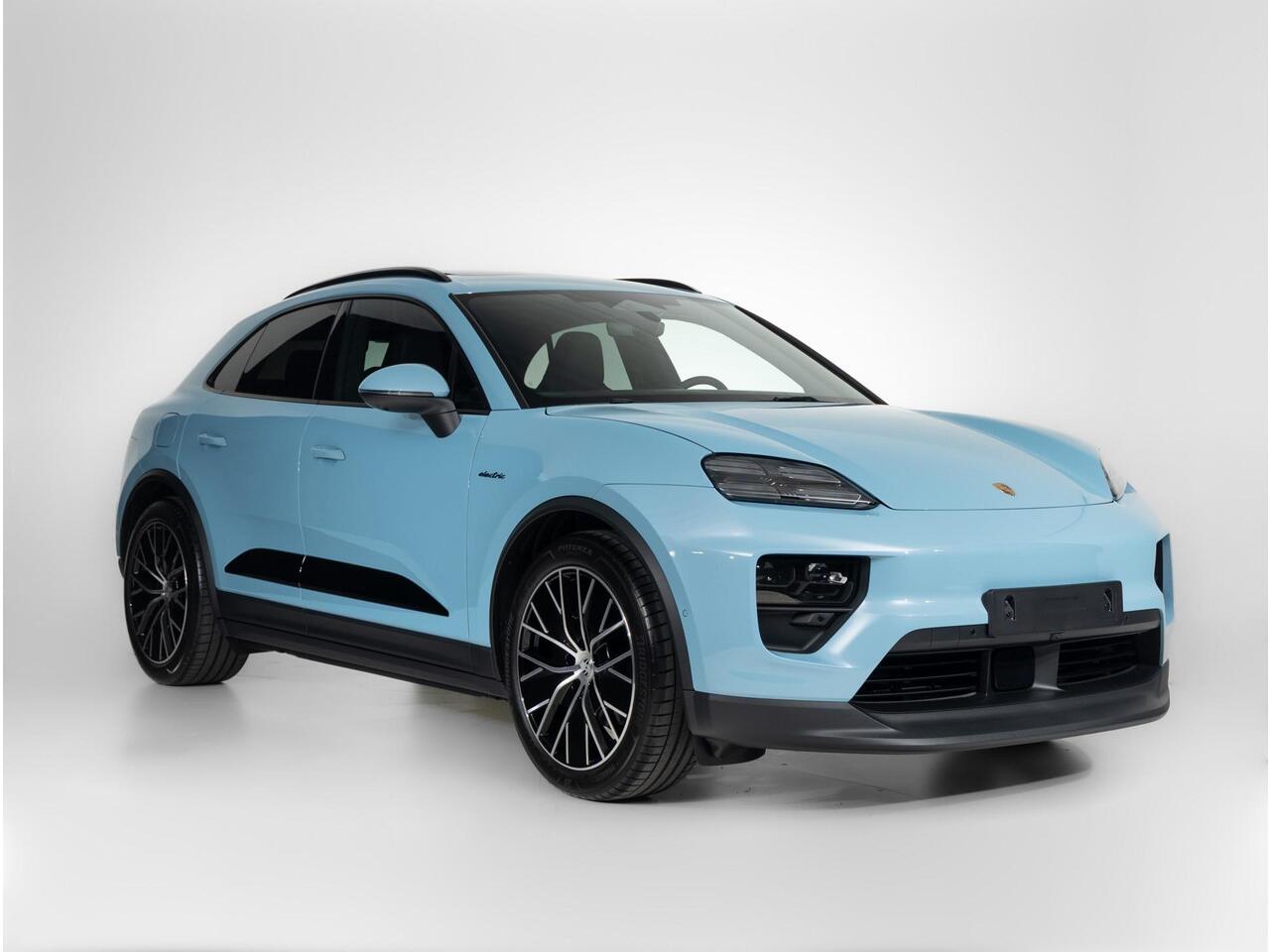 Porsche MACAN 4