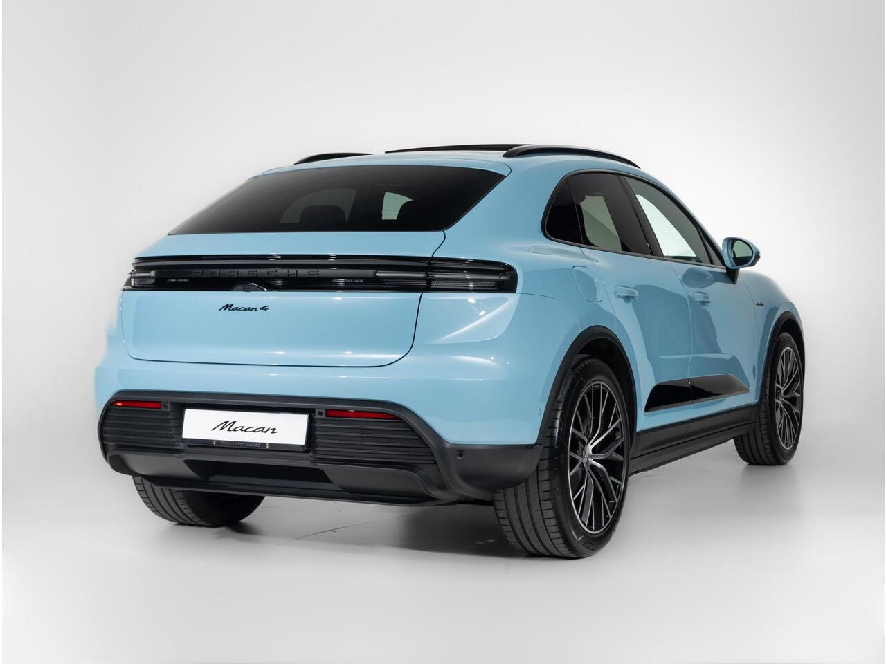 Porsche MACAN 4