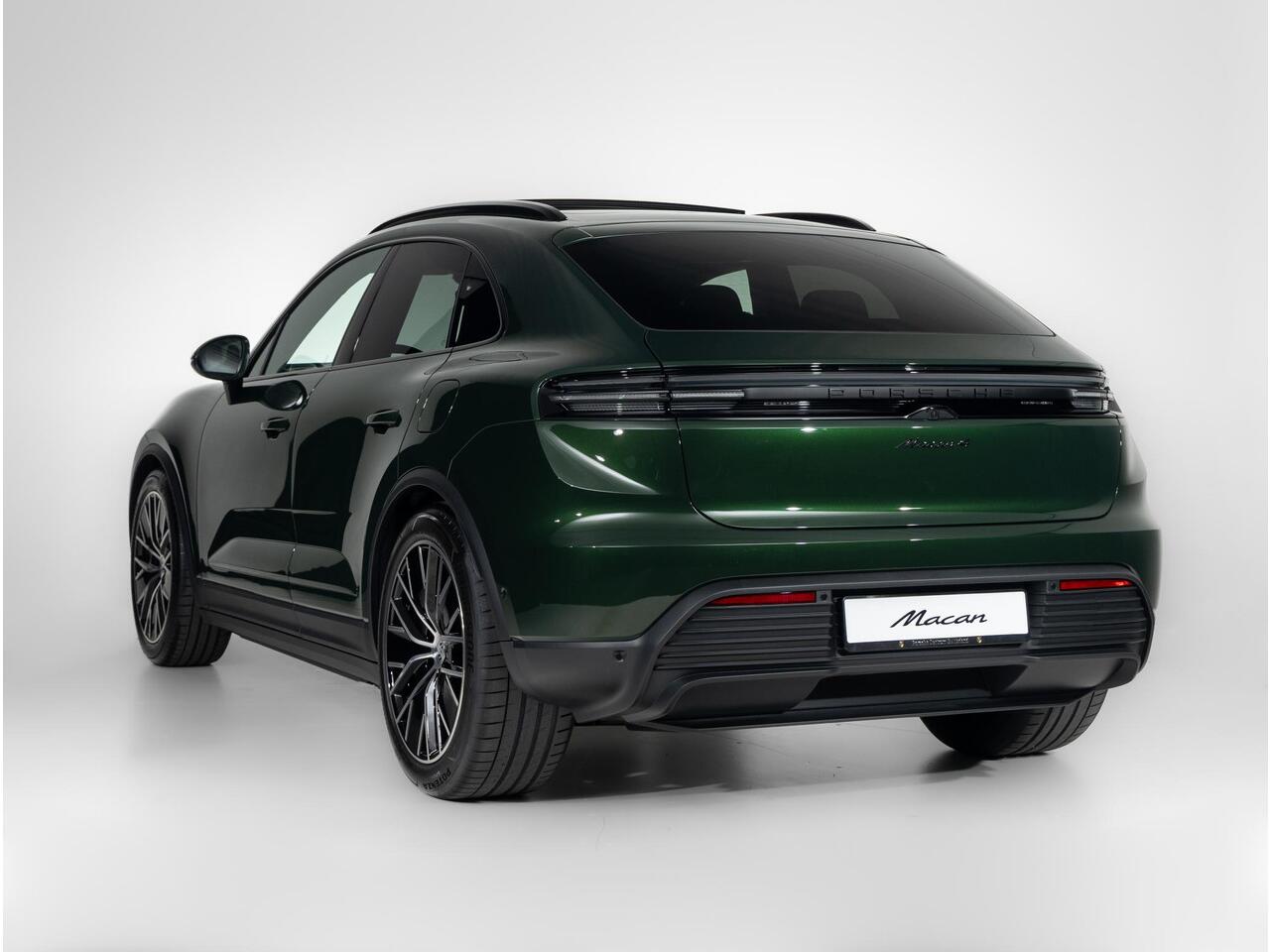 Porsche MACAN 4