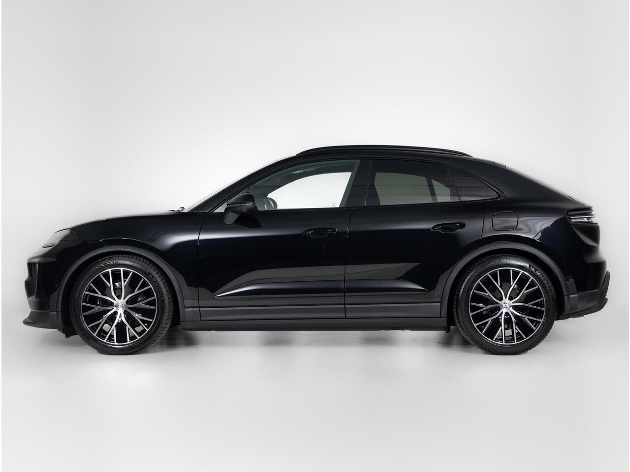 Porsche MACAN 4
