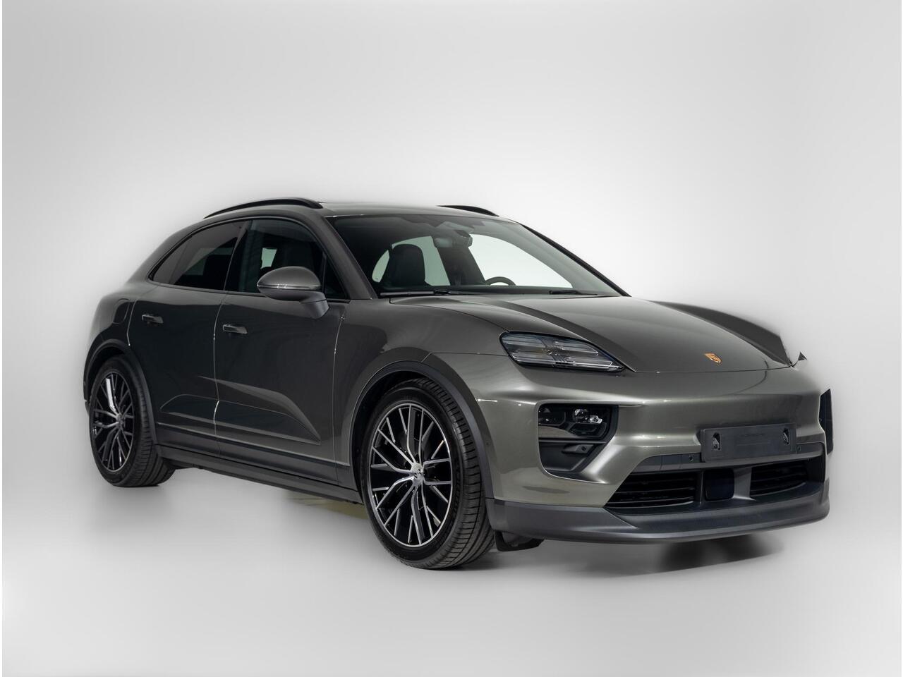 Porsche MACAN 4