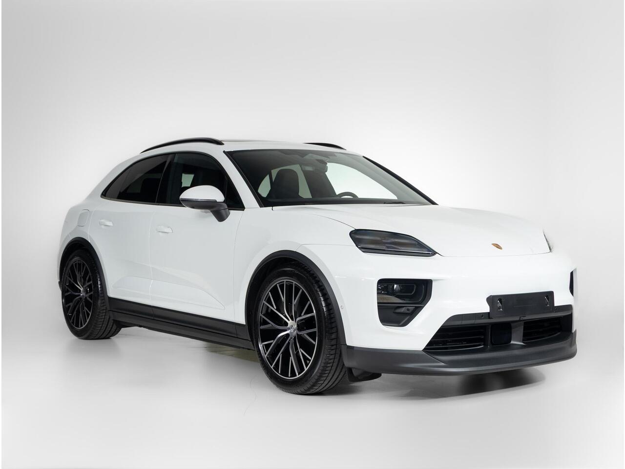 Porsche MACAN 4
