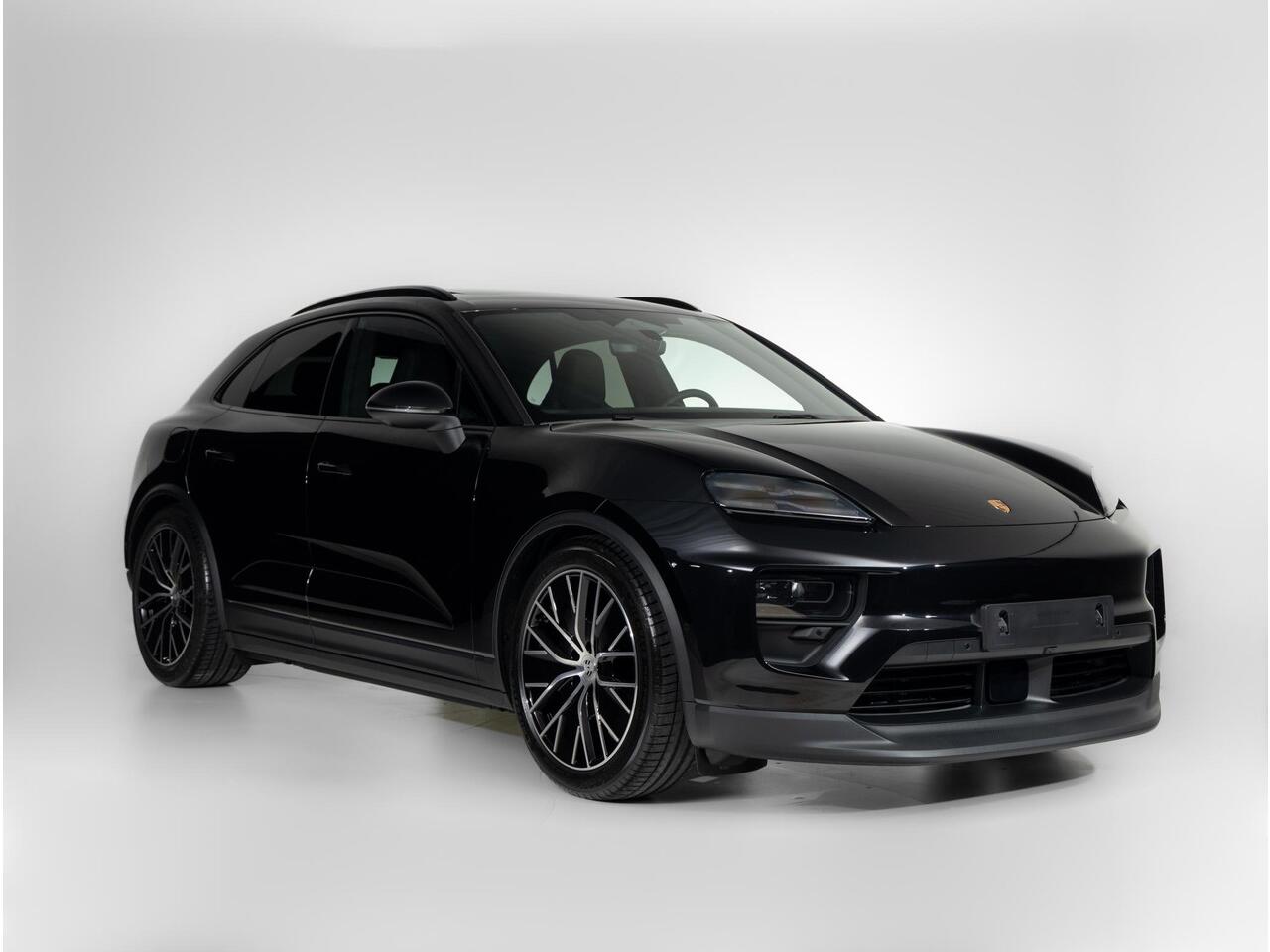 Porsche MACAN 4