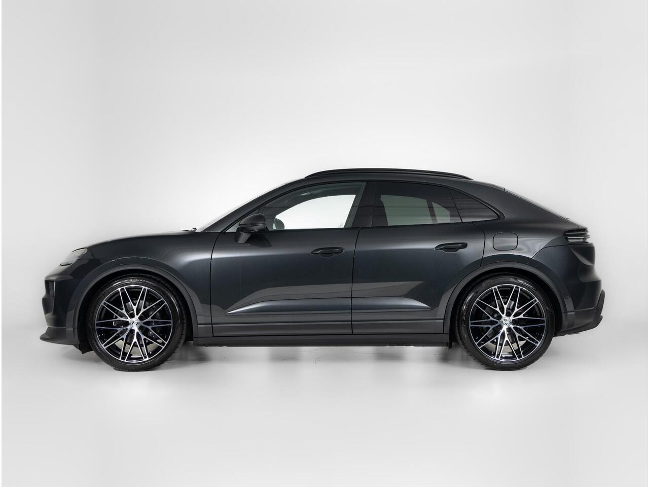 Porsche MACAN 4