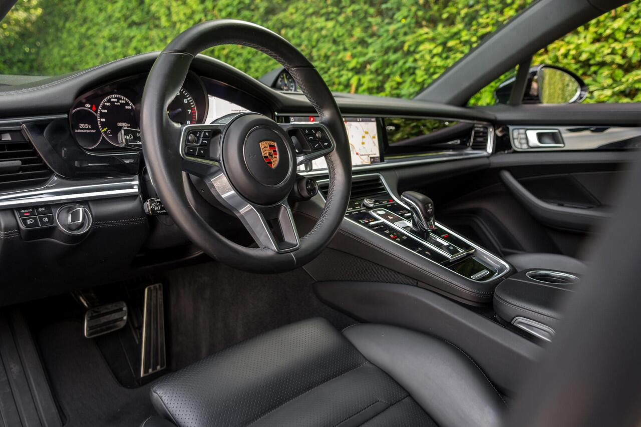 Porsche PANAMERA Sport Turismo 4 E-Hybrid | SportDesign | ACC | SoftClose | Panorama | SportUitl | Luchtv |