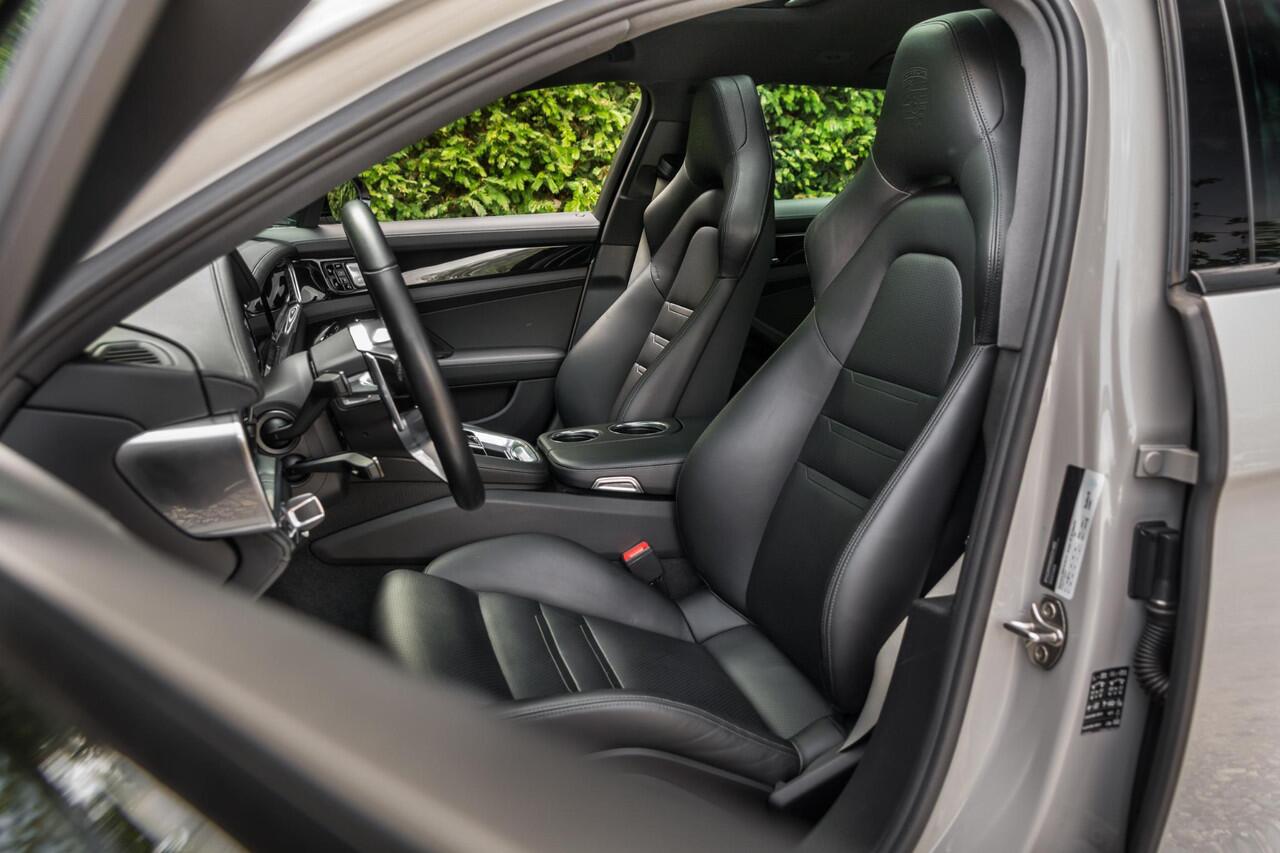 Porsche PANAMERA Sport Turismo 4 E-Hybrid | SportDesign | ACC | SoftClose | Panorama | SportUitl | Luchtv |