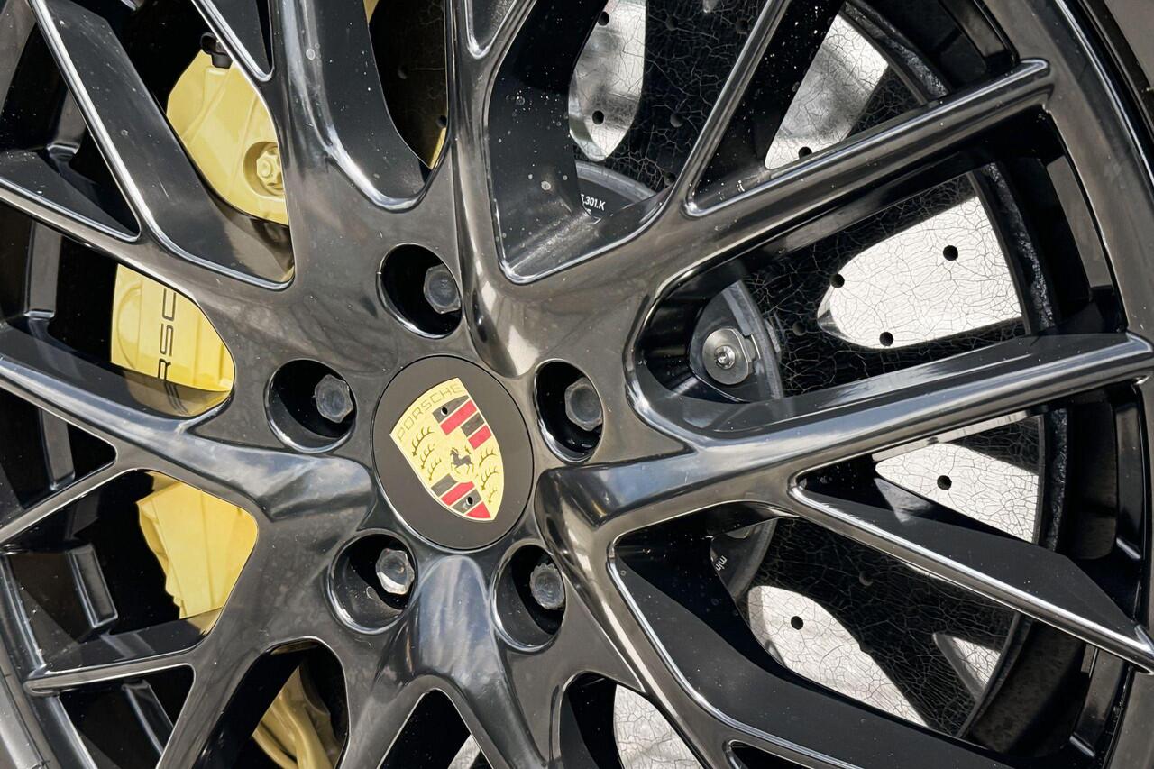 Porsche PANAMERA Sport Turismo 4.0 Turbo S E-Hybrid | Selections