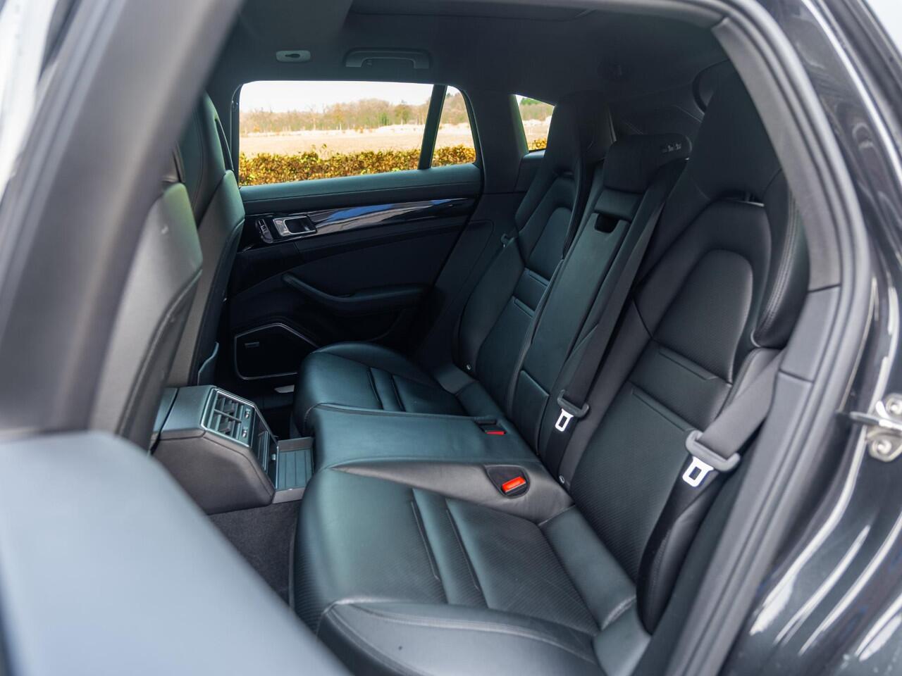 Porsche PANAMERA Sport Turismo 2.9 4 E-Hybrid 462pk | Luchtvering | Elek Panodak | Bose Surround | 21" Exclusive LM | Stoelventilatie V+A | Adap Led |  Adap Cruise | Camera | Sportuitlaat | DAB+ | Org NL