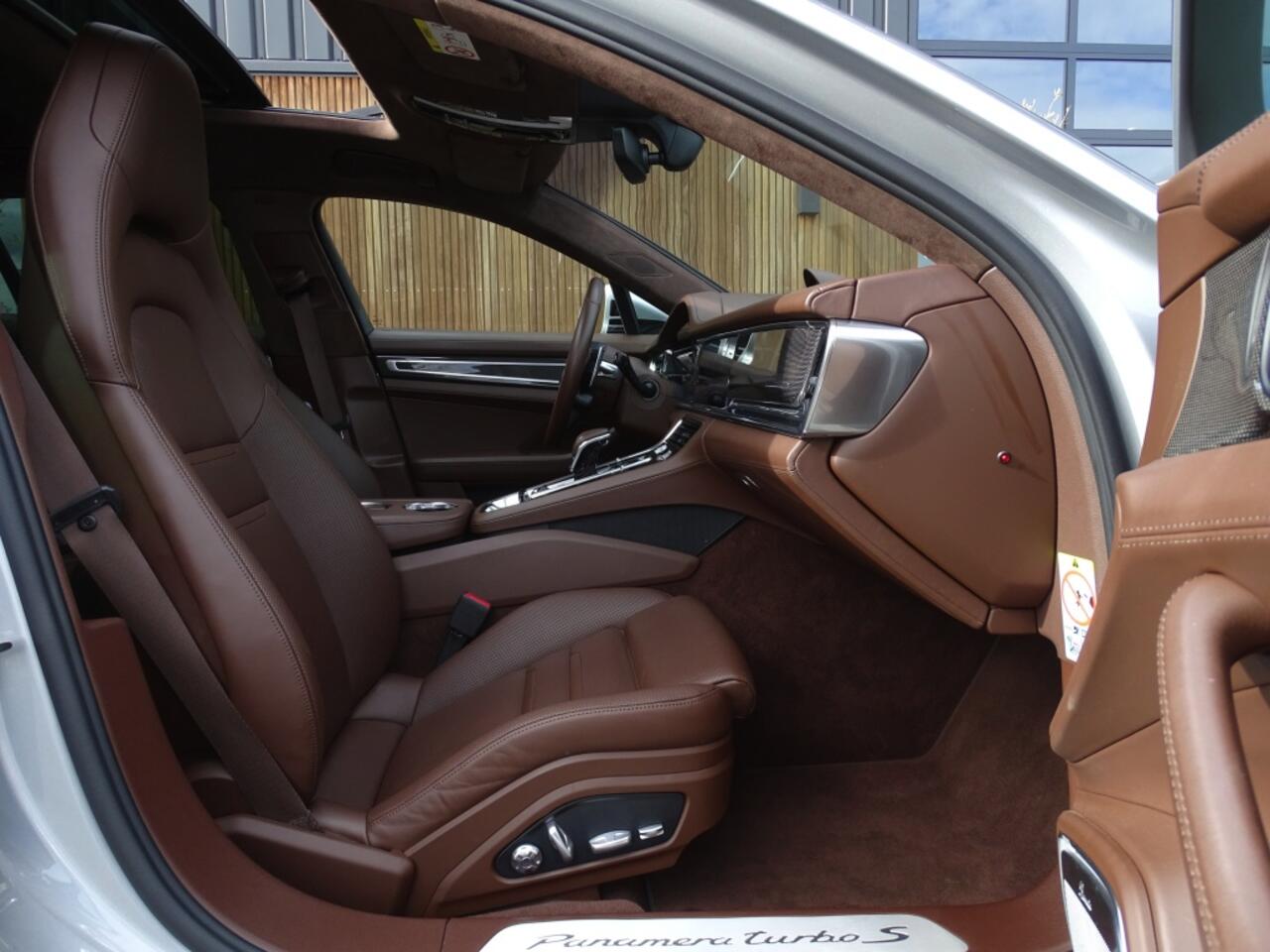 Porsche PANAMERA Sport Turismo 4.0 Turbo 680PK / Ceramic / Burmester / carbon / 360°