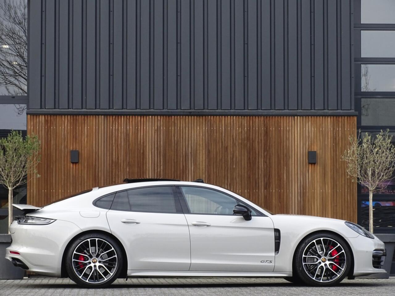 Porsche PANAMERA 4.0 V8 481PK GTS / carbon / alcantara / 360° / LED