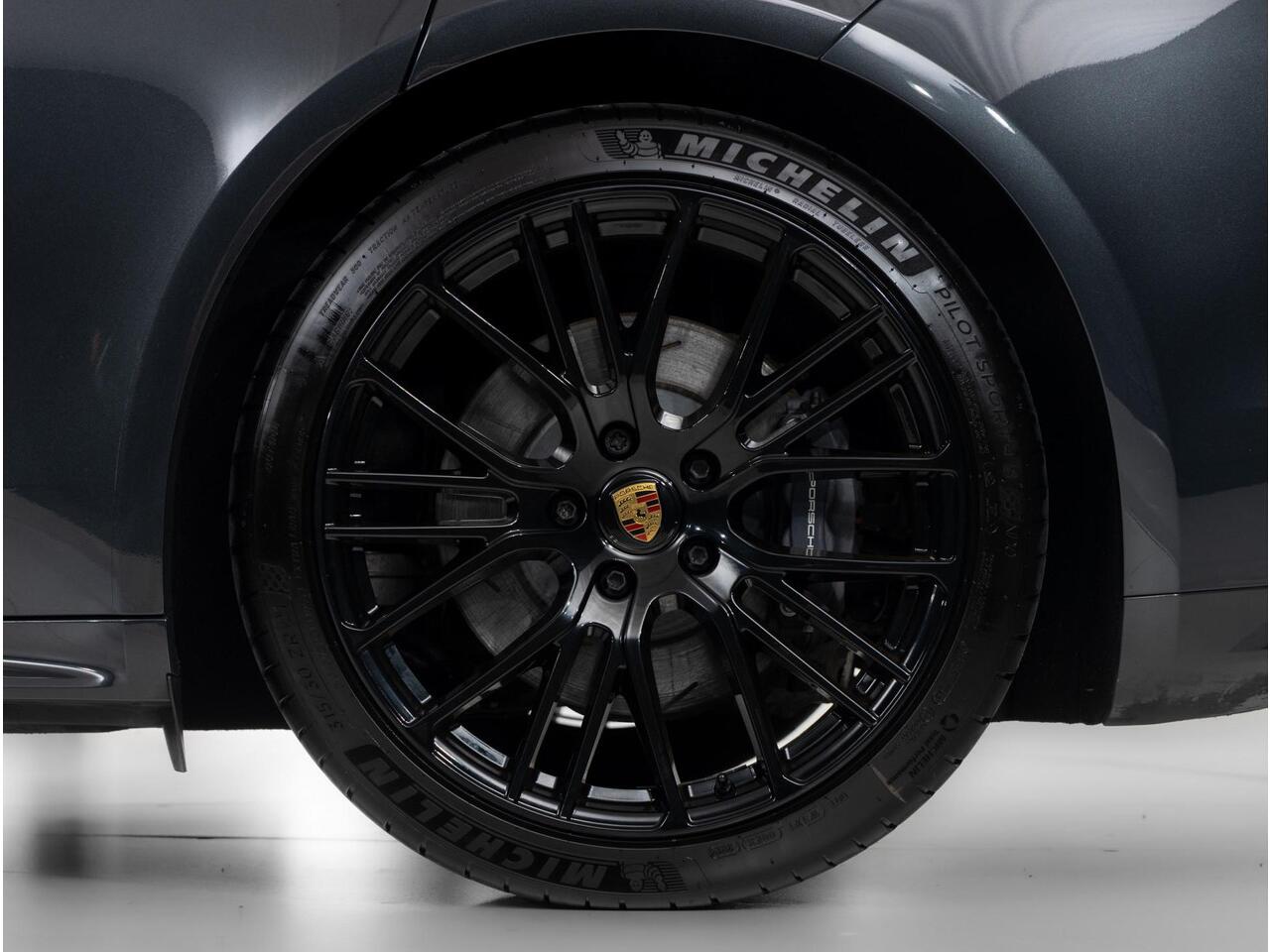 Porsche PANAMERA 4 E-Hybrid Sport Turismo Platinum Edition