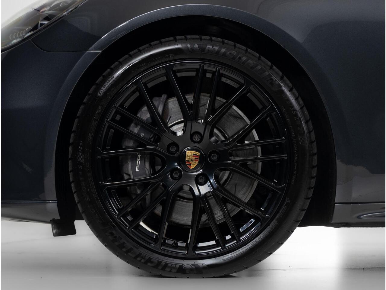 Porsche PANAMERA 4 E-Hybrid Sport Turismo Platinum Edition