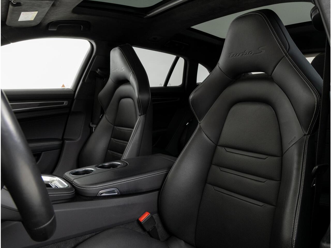Porsche PANAMERA Turbo S E-Hybrid Sport Turismo