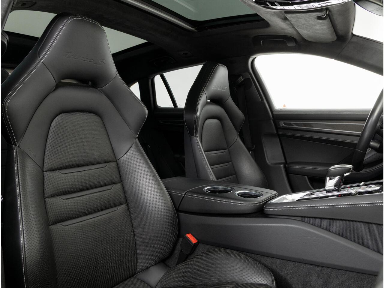 Porsche PANAMERA Turbo S E-Hybrid Sport Turismo