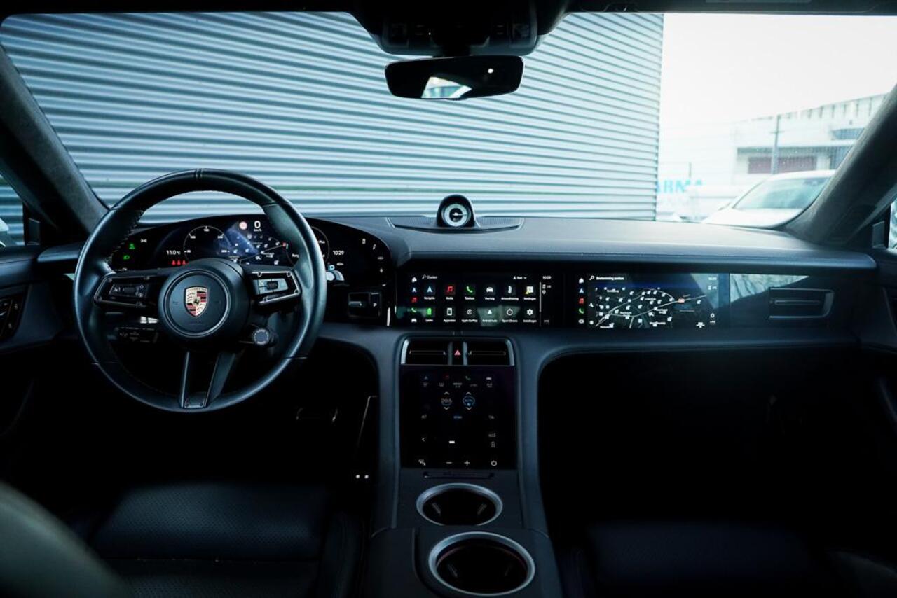 Porsche Taycan Turbo 93 kWh / 4Wiel Sturing / Pano / Passenger Display / Coated Brakes / Incl BTW