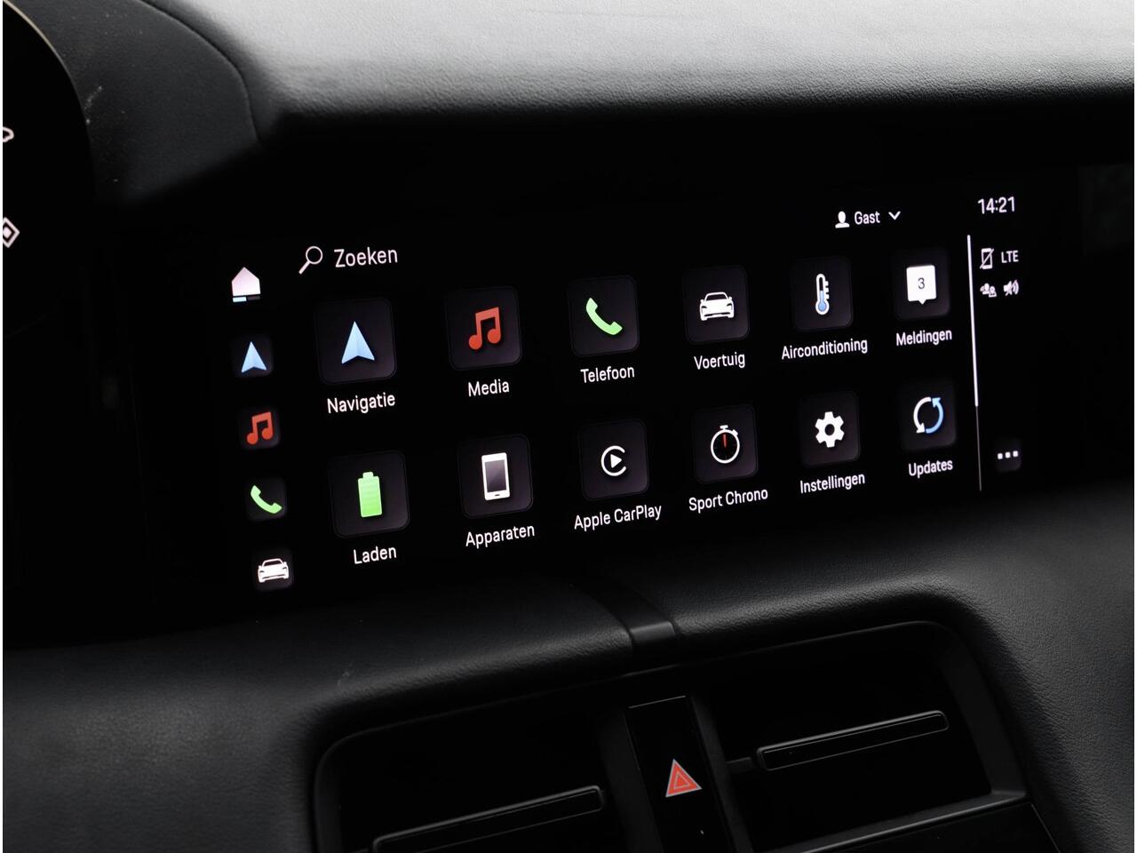 Porsche Taycan Performance 84 kWh 21'' Sport Chrono Panodak Sportstoelen Warmtepomp