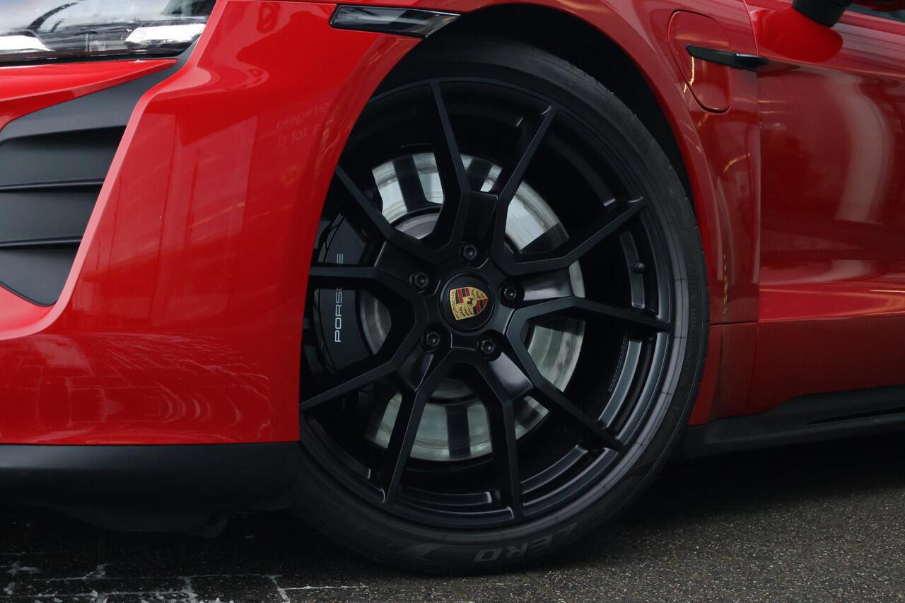Porsche Taycan Sport Turismo GTS 93 kWh /SoH 92,8% / Sport Chrono / Pano / Bose / Luchtvering