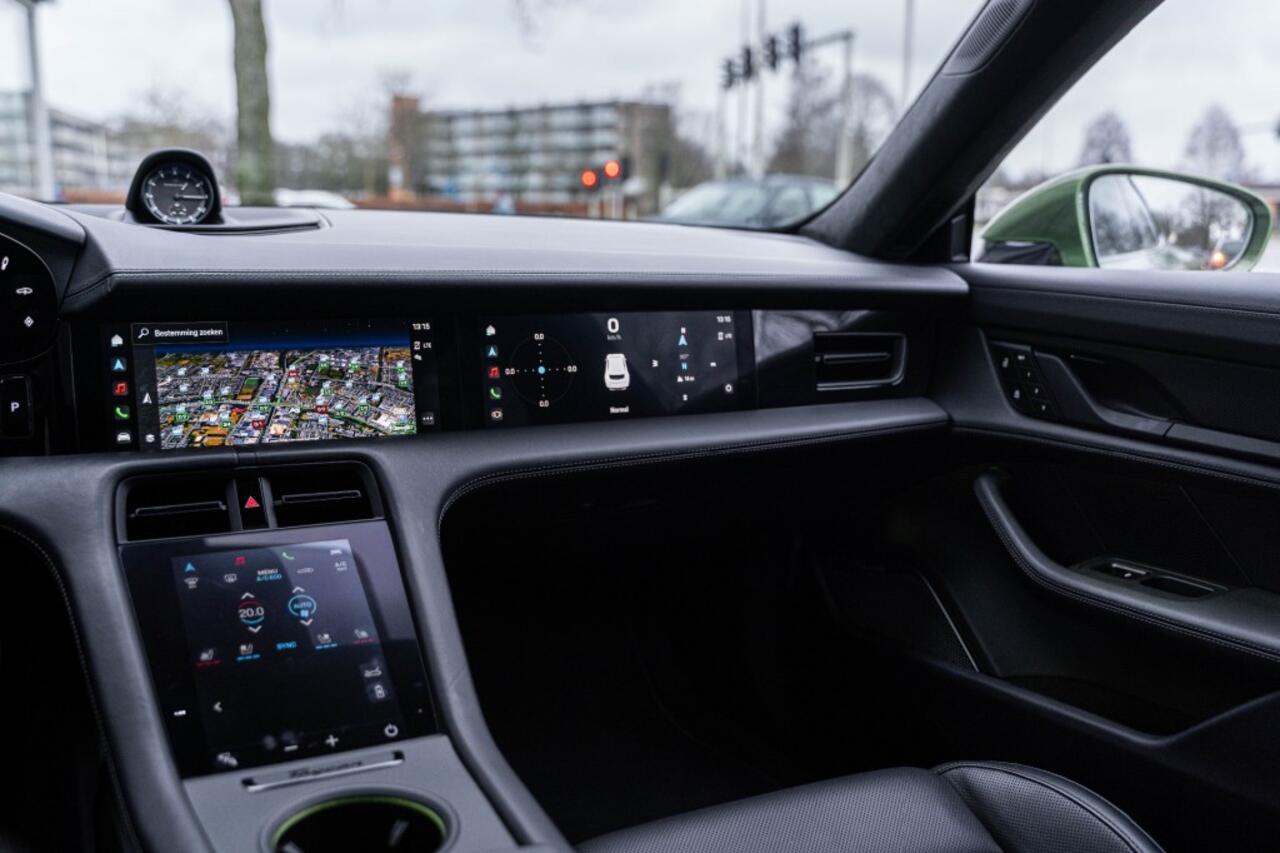 Porsche Taycan Sport Turismo Turbo S Burmester PCCB Massage Nachzicht