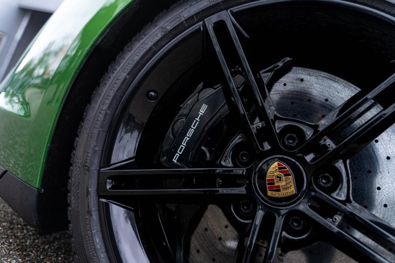 Porsche Taycan Sport Turismo Turbo S Burmester PCCB Massage Nachzicht