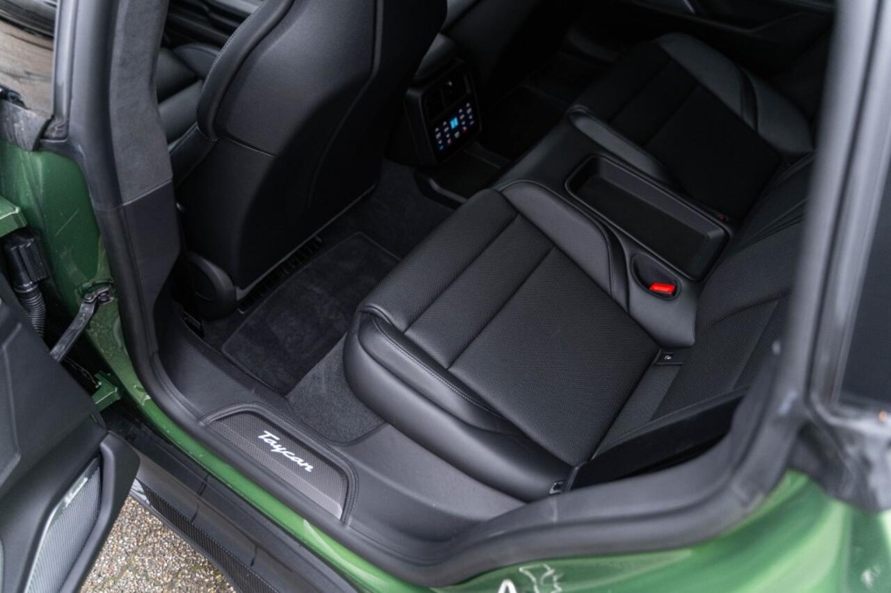 Porsche Taycan Sport Turismo Turbo S Burmester PCCB Massage Nachzicht