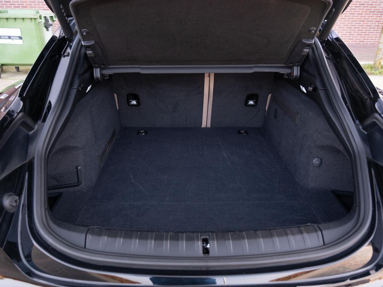 Porsche Taycan Sport Turismo 93 kWh | 21" Exclusive LM | Achterasbesturing | Bose Surround Premium Sound | Adap Demping | Volleder | Stoelenpack |  Parkeerpack | Warmtepomp | Cam | Etc..