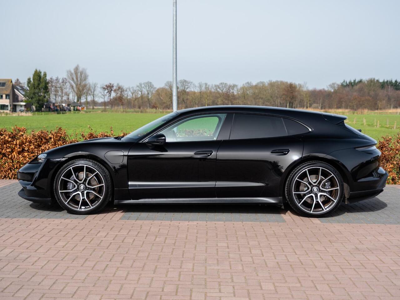 Porsche Taycan Sport Turismo 93 kWh | 21" Exclusive LM | Achterasbesturing | Bose Surround Premium Sound | Adap Demping | Volleder | Stoelenpack |  Parkeerpack | Warmtepomp | Cam | Etc..
