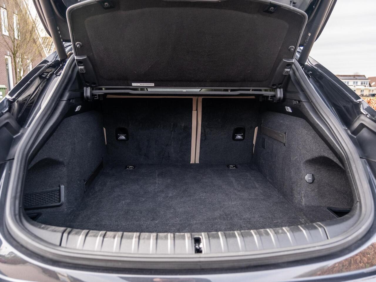 Porsche Taycan Sport Turismo 93 kWh | Innodrive | Achterasbesturing | Bose Surround Premium Sound | Adap Luchtvering | Volleder | Stoelenpack 14 weg elek | Parkeerpack | 360Cam | 19" Exclusive LM | Etc..